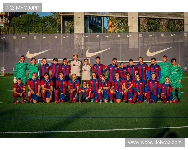 巴萨全队飞赴沙特备战西班牙超级杯,阿劳霍随队出征